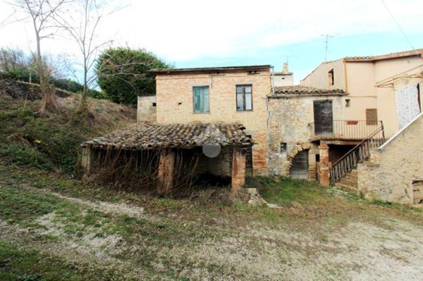 appartamento in vendita a Castellalto in zona Santa Lucia