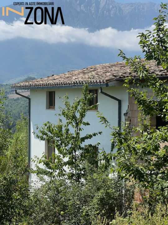 casa indipendente in vendita a Castelli