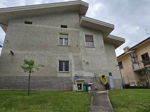 casa indipendente in vendita a Castelli