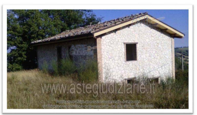 terreno edificabile in vendita a Castelli