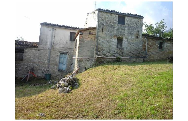 casa indipendente in vendita a Castelli