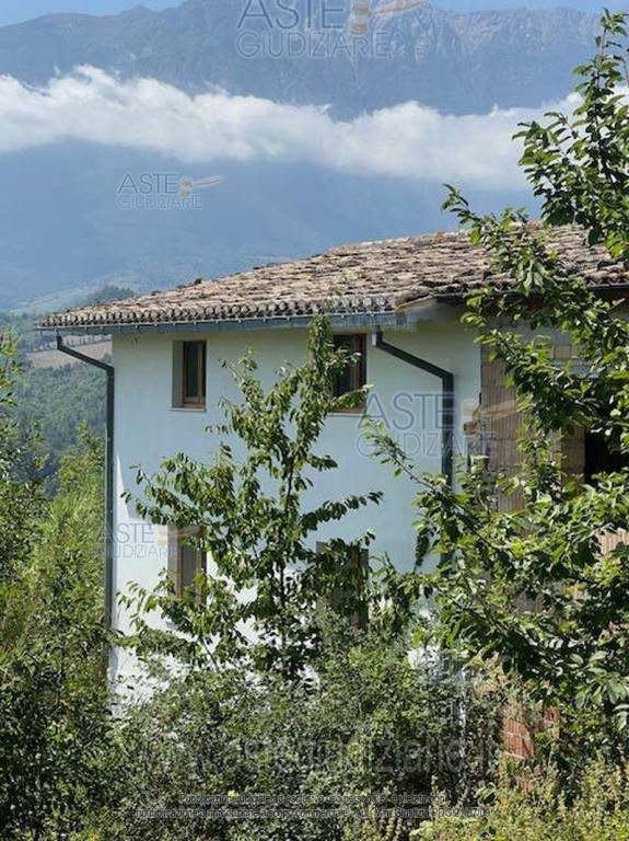 terreno edificabile in vendita a Castelli