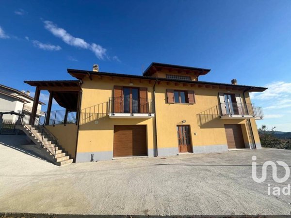 casa indipendente in vendita a Castelli
