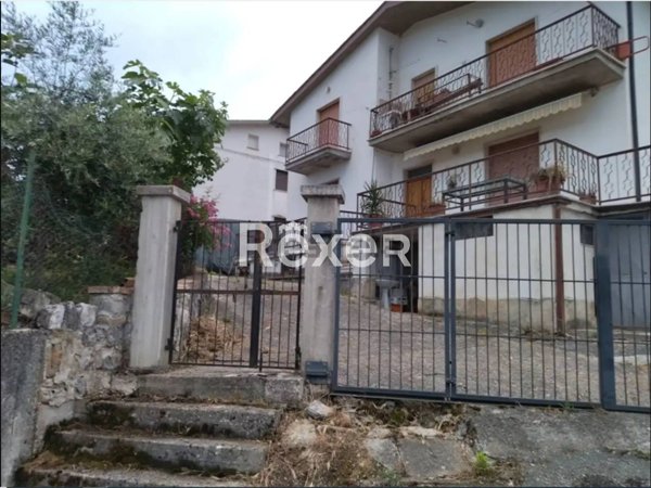 casa indipendente in vendita a Castelli