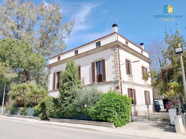 casa indipendente in vendita a Castiglione Messer Raimondo