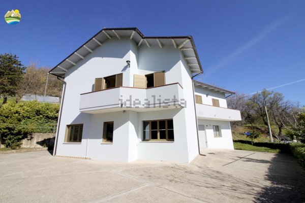 casa indipendente in vendita a Castiglione Messer Raimondo in zona San Giorgio