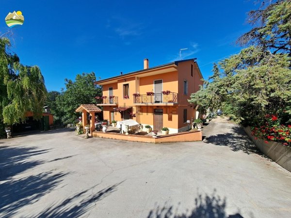 casa indipendente in vendita a Castiglione Messer Raimondo