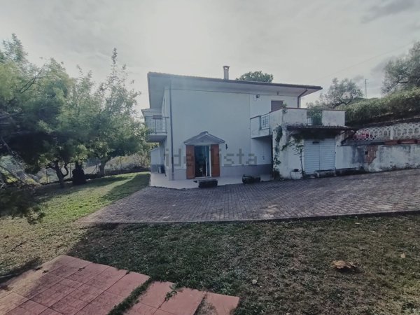 appartamento in vendita a Castiglione Messer Raimondo in zona Cesi