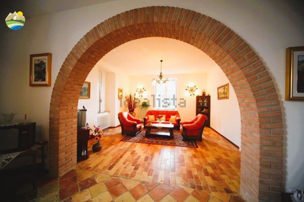 casa indipendente in vendita a Castiglione Messer Raimondo in zona Cesi