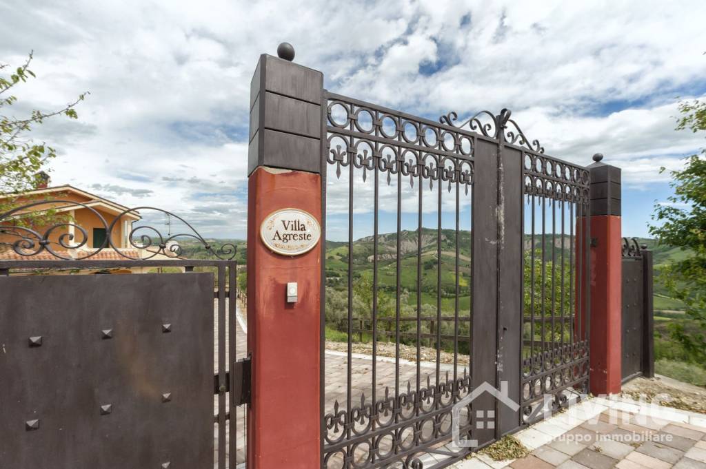 casa indipendente in vendita a Castilenti in zona Villa San Romualdo