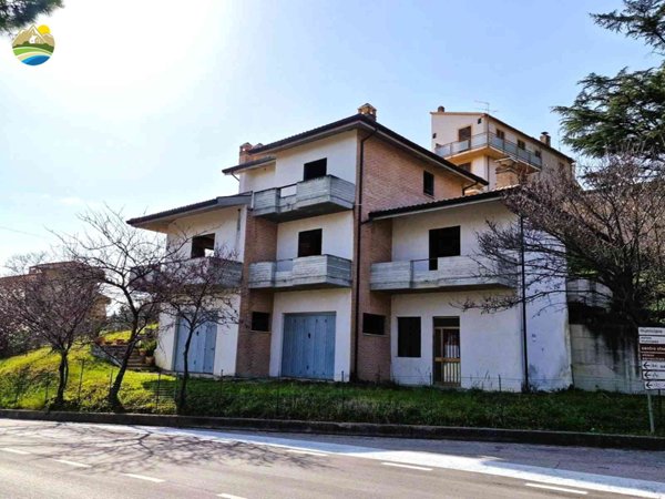 casa indipendente in vendita a Castilenti