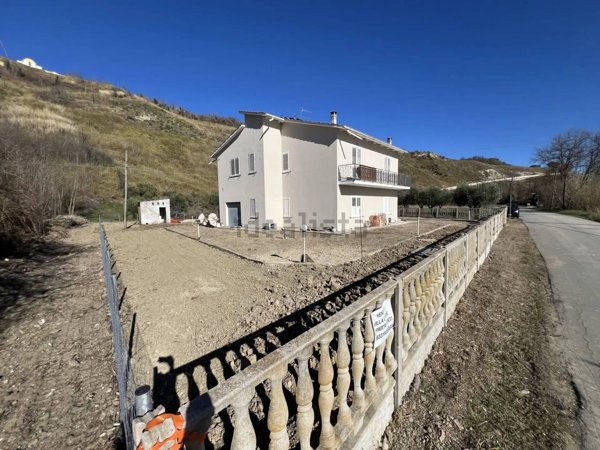 casa indipendente in vendita a Castilenti