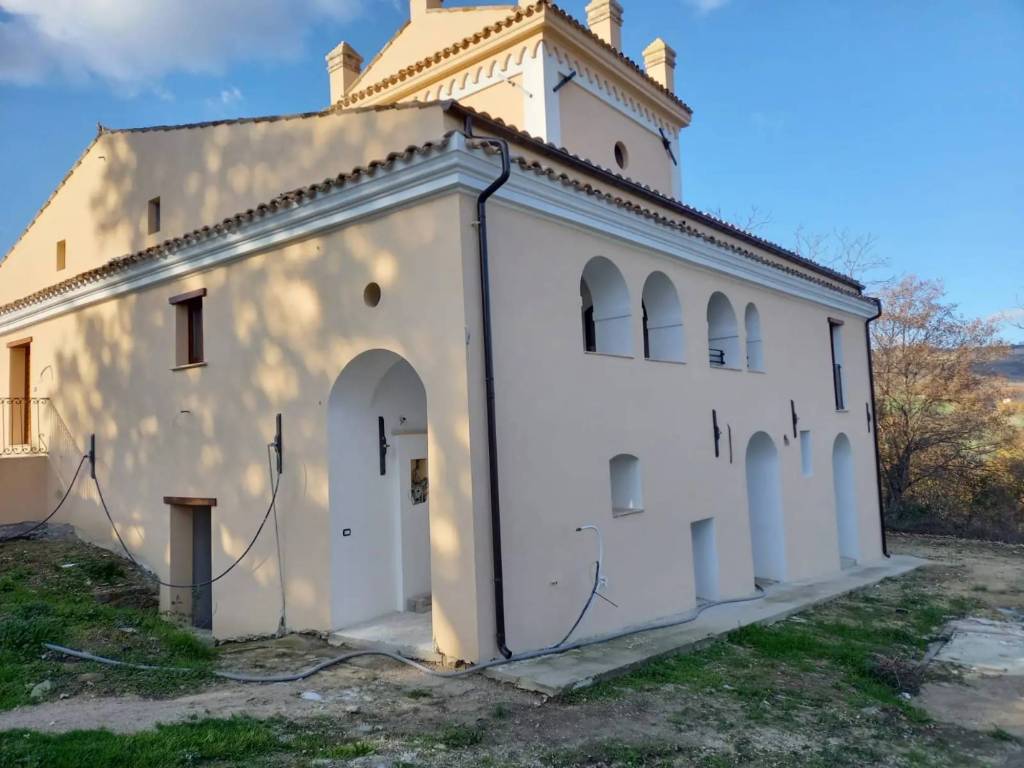 appartamento in vendita a Castilenti in zona Vicenne