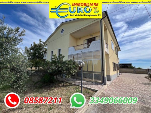 casa indipendente in vendita a Castilenti