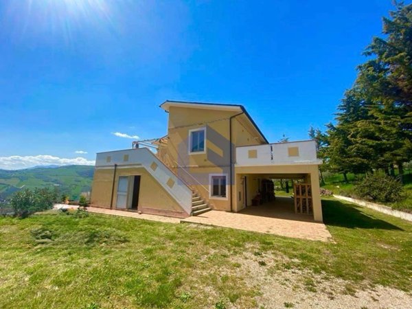 casa indipendente in vendita a Castilenti