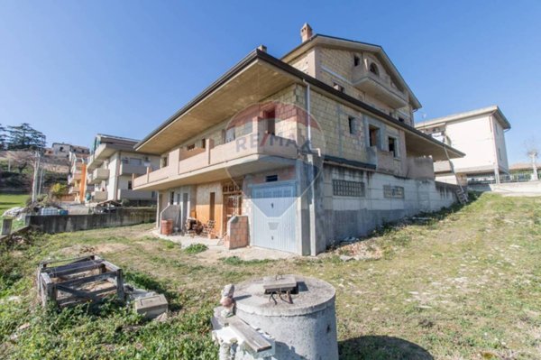 casa indipendente in vendita a Castilenti