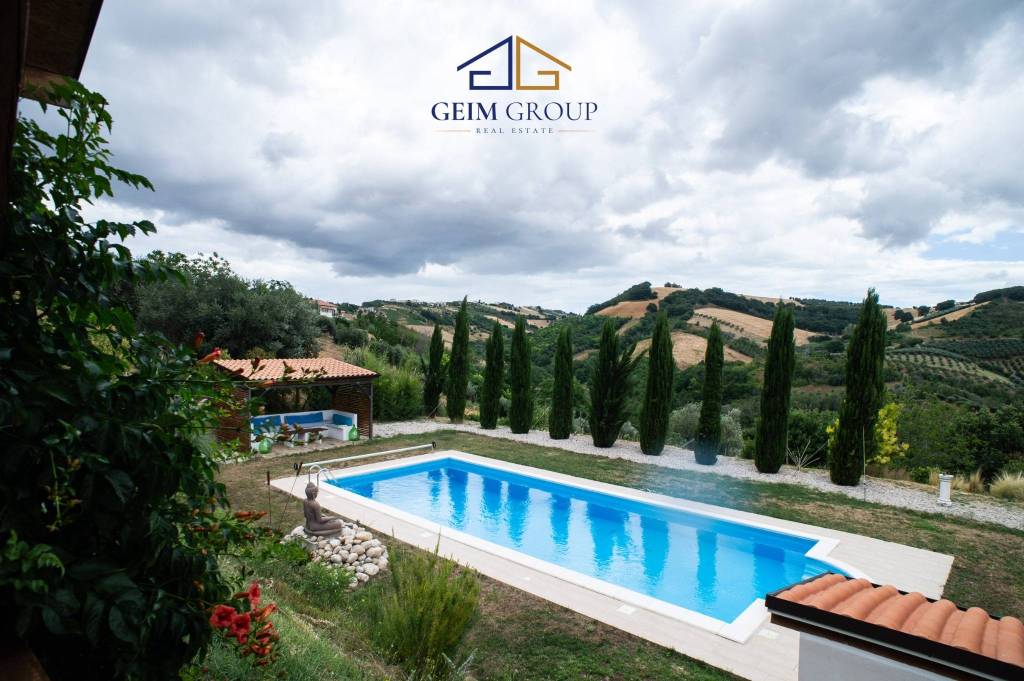 casa indipendente in vendita a Castilenti in zona Vicenne