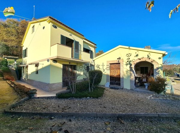 casa indipendente in vendita a Castilenti