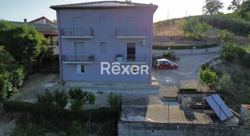 casa indipendente in vendita a Castilenti