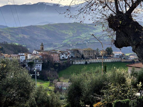 casa indipendente in vendita a Castilenti