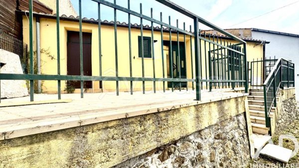 casa indipendente in vendita a Castilenti in zona Vicenne