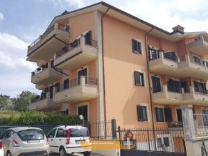 casa indipendente in vendita a Cellino Attanasio