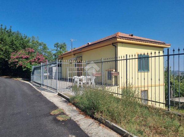 casa indipendente in vendita a Cellino Attanasio