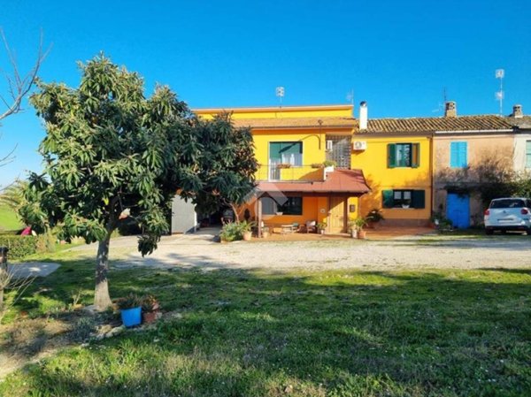 casa indipendente in vendita a Cellino Attanasio