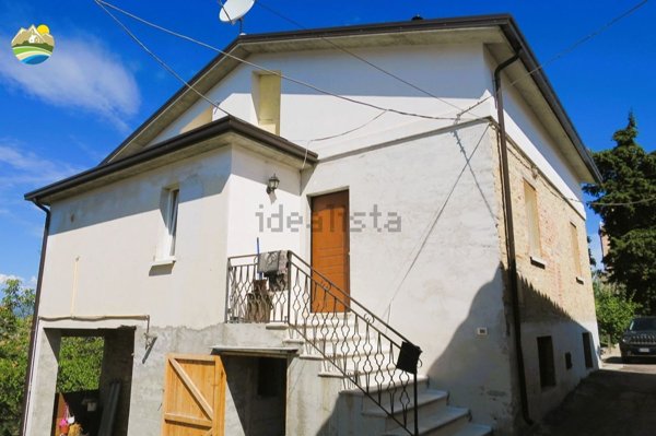 casa indipendente in vendita a Cellino Attanasio in zona Scorrano