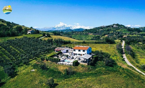 casa indipendente in vendita a Cellino Attanasio