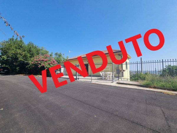 casa indipendente in vendita a Cellino Attanasio