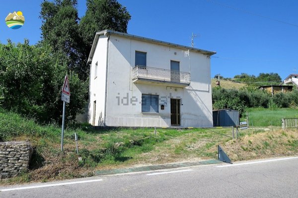 casa indipendente in vendita a Cellino Attanasio