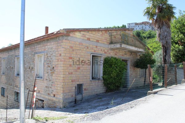 pentavano in vendita a Cellino Attanasio