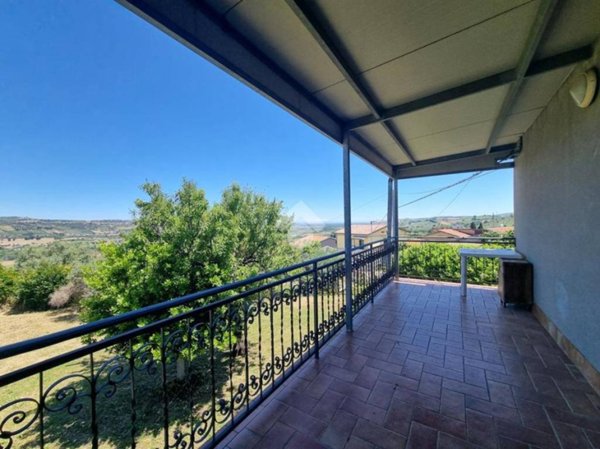 casa indipendente in vendita a Cellino Attanasio in zona Faiete