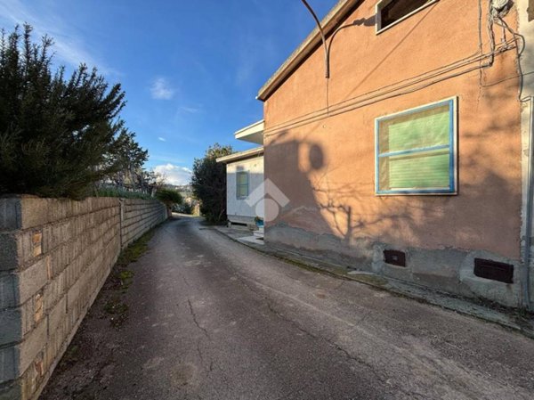 casa indipendente in vendita a Cellino Attanasio