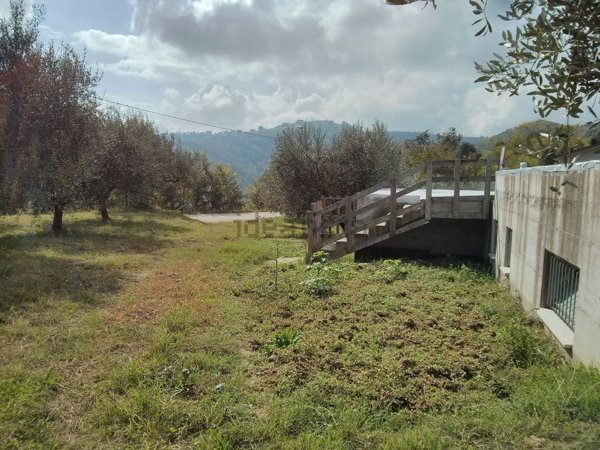 casa indipendente in vendita a Cellino Attanasio