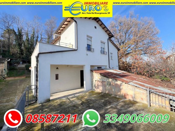 casa indipendente in vendita a Cellino Attanasio