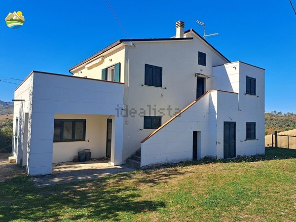 casa indipendente in vendita a Cellino Attanasio