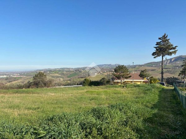 terreno in vendita a Cellino Attanasio