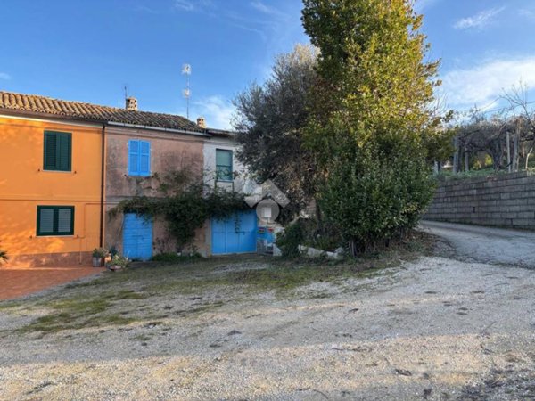 appartamento in vendita a Cellino Attanasio