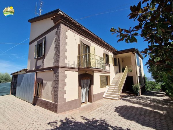 casa indipendente in vendita a Cellino Attanasio