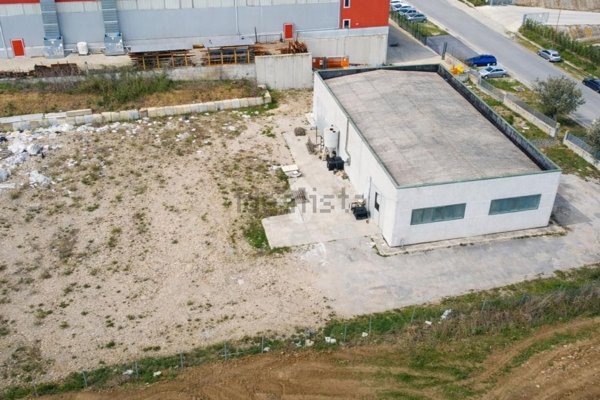 terreno edificabile in vendita a Cellino Attanasio
