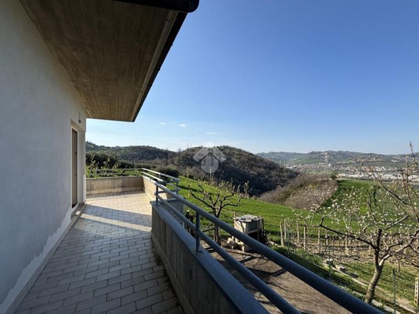 casa indipendente in vendita a Cellino Attanasio in zona Faiete