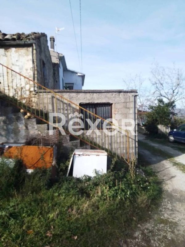 casa indipendente in vendita a Cellino Attanasio