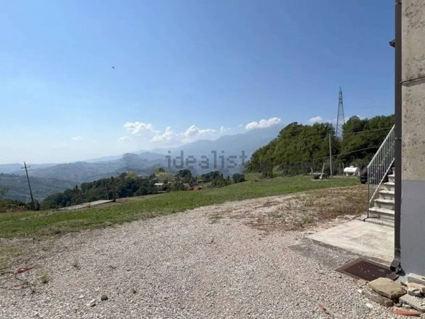 appartamento in vendita a Cermignano in zona Saputelli