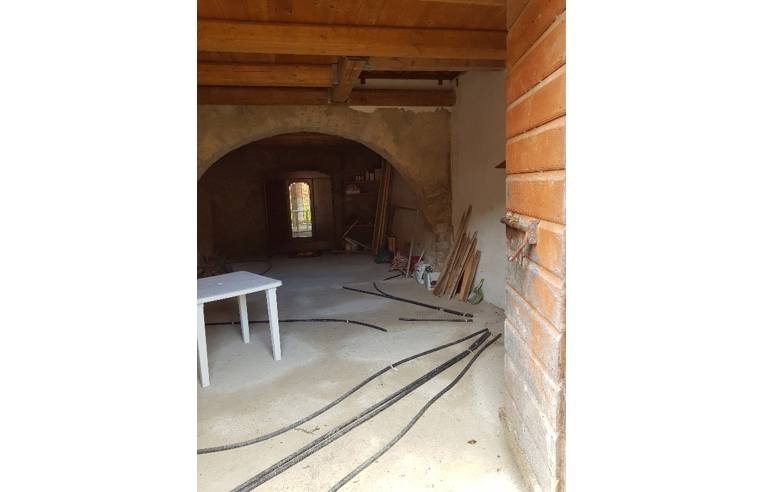casa indipendente in vendita a Cermignano in zona Saputelli