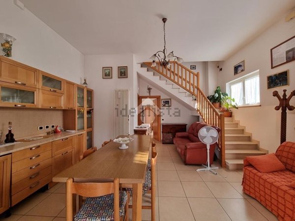 casa indipendente in vendita a Cermignano