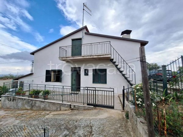 casa indipendente in vendita a Cermignano