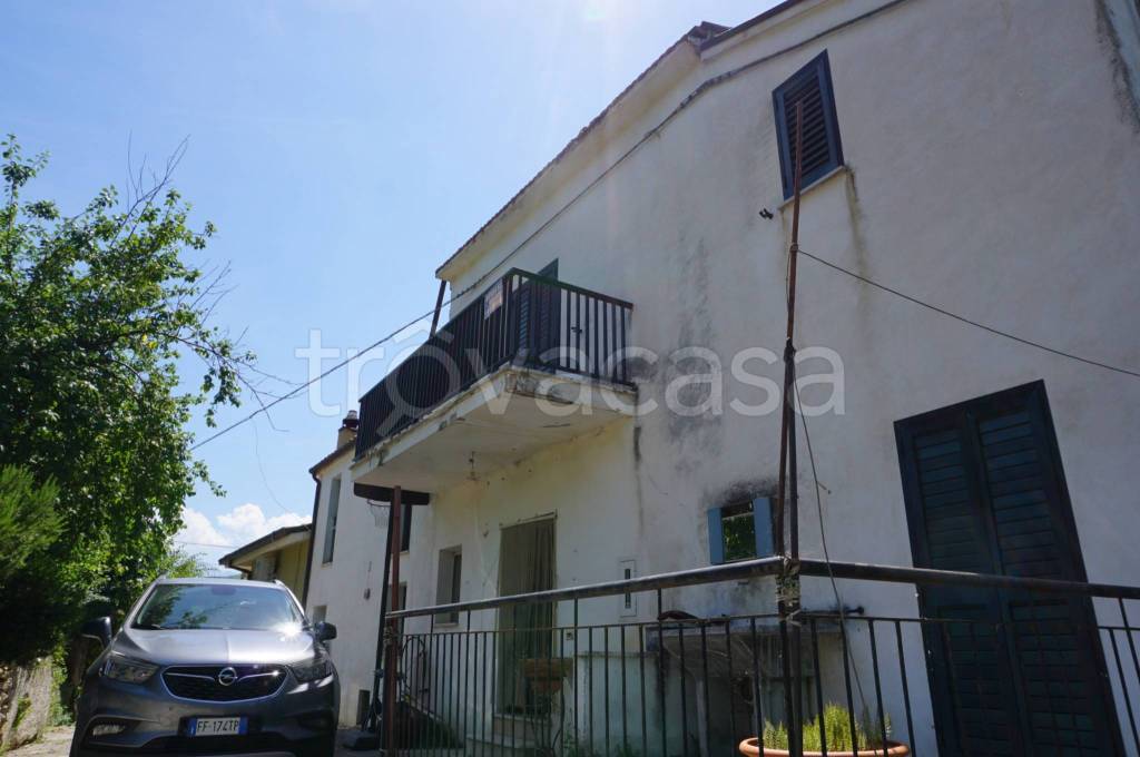 casa indipendente in vendita a Cermignano