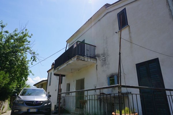 casa indipendente in vendita a Cermignano